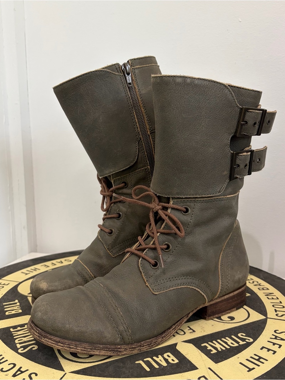 Matisse Lance Olive Green Leather Buckle Combat Moto Boots 8.5 Grunge Distressed